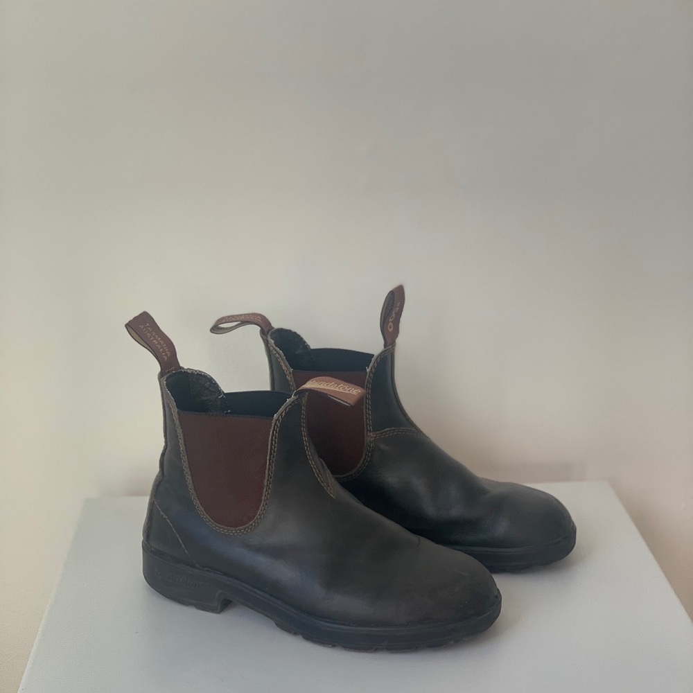 Blundstone boots size 5 AUS / 8.5 women’s USD